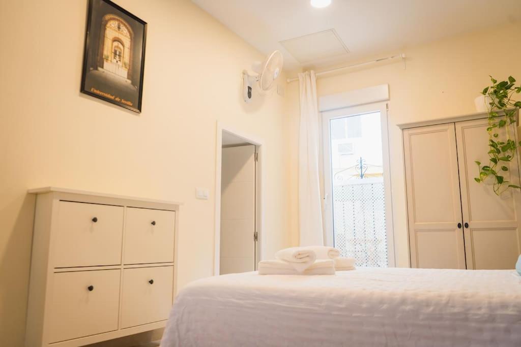 Estudio A Estrenar En Sta Clara Sevilla Exterior foto